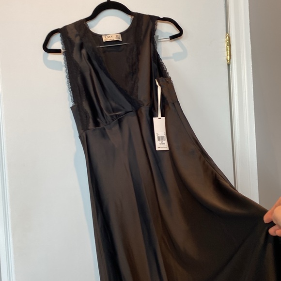 DEX , size SM , Maxi satin dress, NWT - Picture 6 of 6